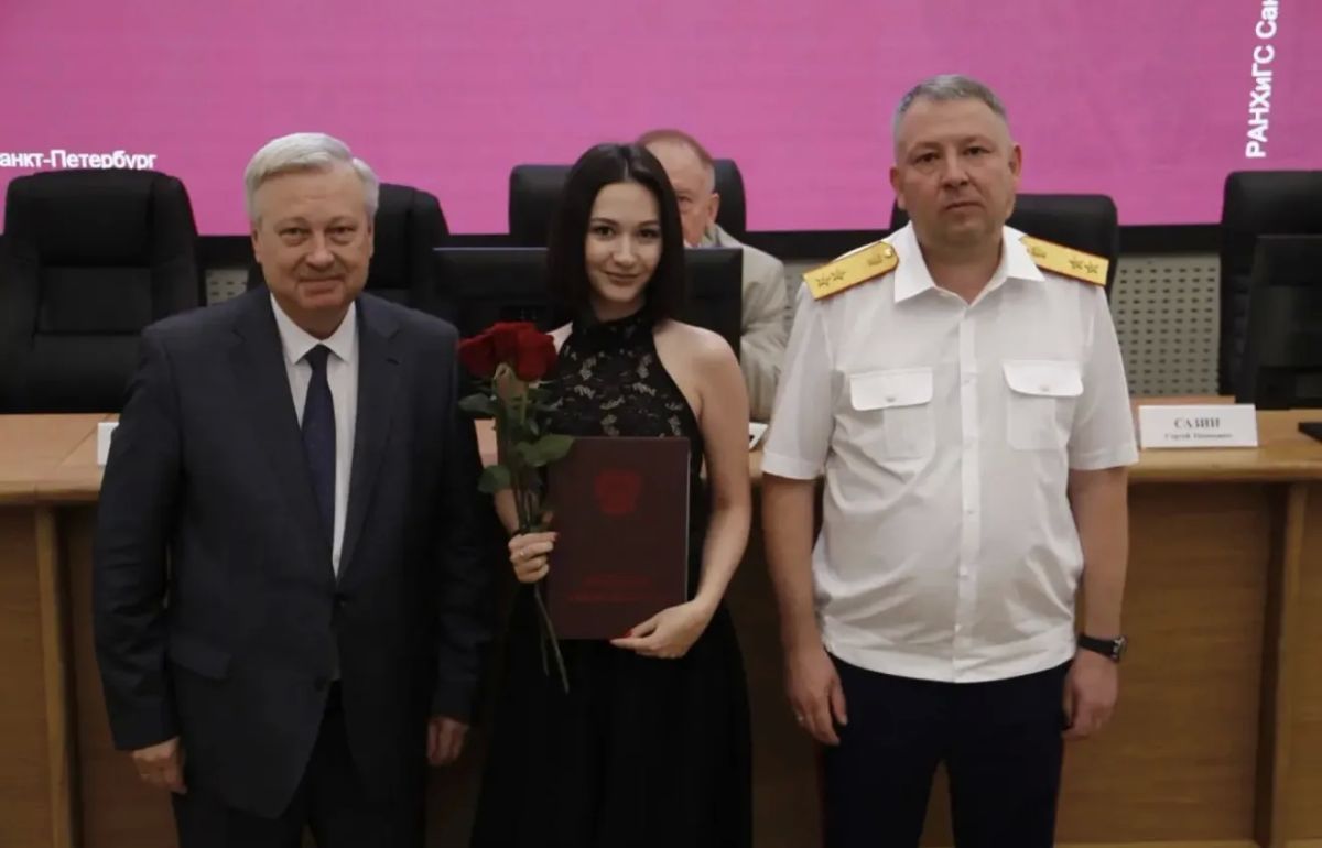 Руководитель ГСУ СК России по Санкт-Петербургу Павел Выменец поздравил выпускников РАНХиГС Руководитель ГСУ СК России по Санкт-Петербургу Павел Выменец поздравил выпускников РАНХиГС
