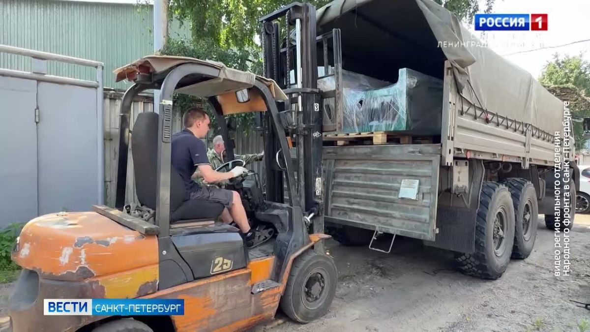 Активисты петербургского отделения ОНФ отправили в зону СВО пилораму и гуманитарный груз