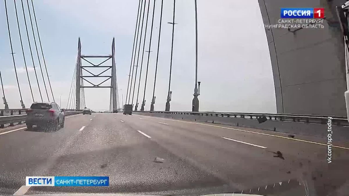 На ЗСД эвакуатор врезался в мусоровоз, один человек погиб