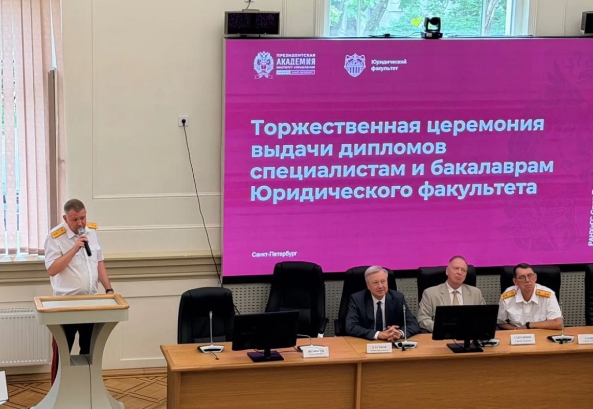 Руководитель ГСУ СК России по Санкт-Петербургу Павел Выменец поздравил выпускников РАНХиГС Руководитель ГСУ СК России по Санкт-Петербургу Павел Выменец поздравил выпускников РАНХиГС