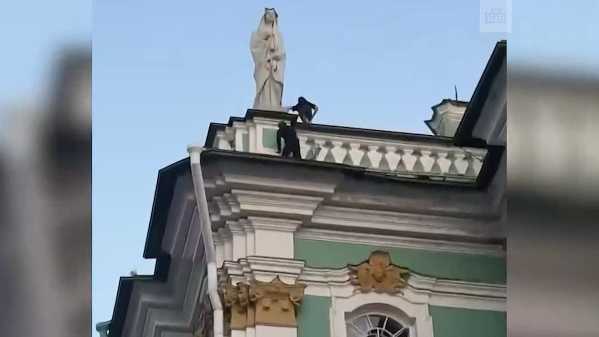 Руферы решили покорить Эрмитаж