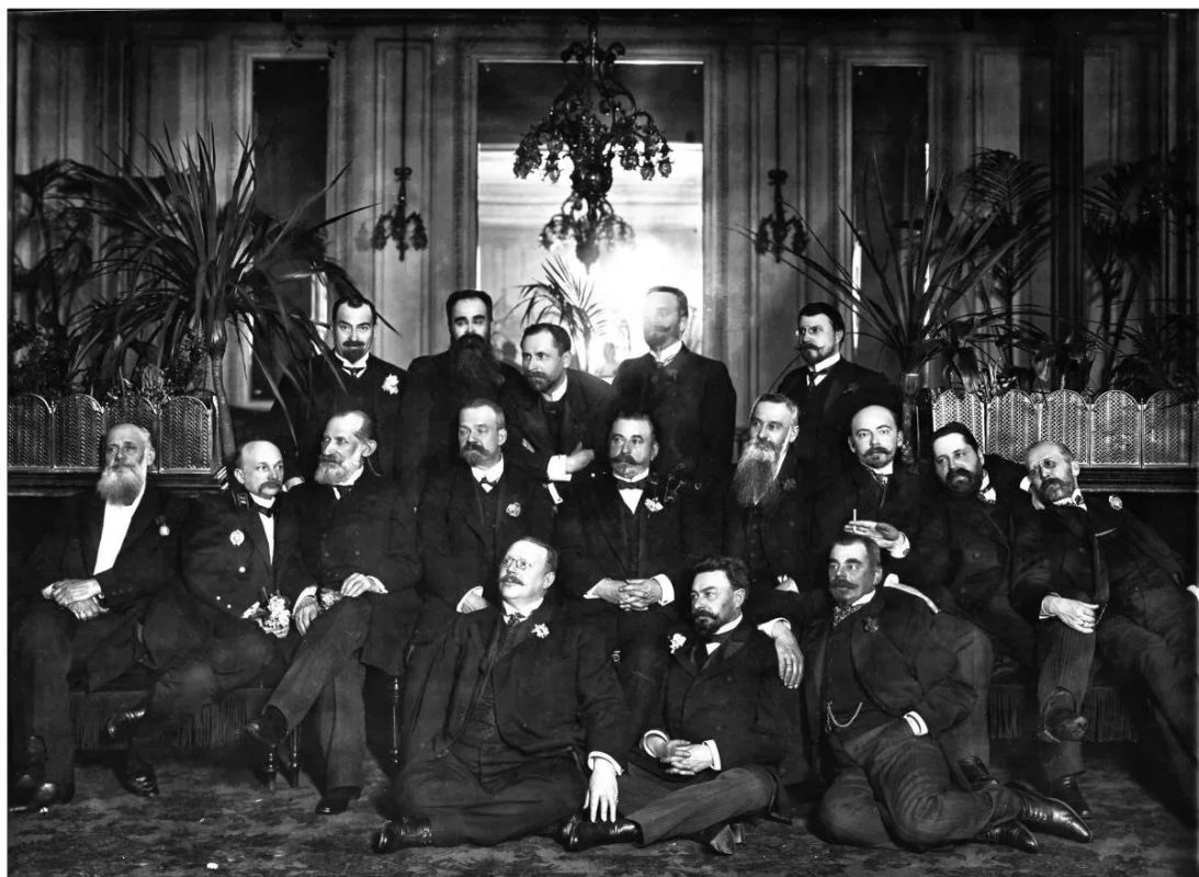 В честь 140-летия «Ленэнерго» Троицкий мост и телебашня Петербурга загорятся сине-белым светом В честь 140-летия «Ленэнерго» Троицкий мост и телебашня Петербурга загорятся сине-белым светом