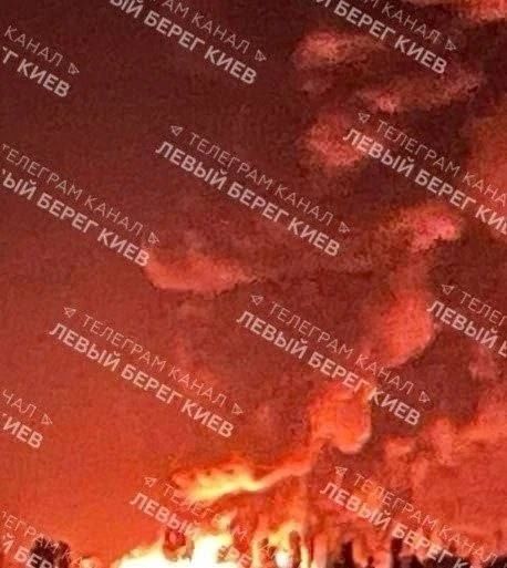 Юлия Витязева: Этой ночью в центре ударов расчётов ОТРК "Искандер" и БПЛА типа "Герань" были цели в Киеве и Харькове, а также в Днепропетровской, Полтавской, Одесской и Сумской областях Отмечается, что в Киеве снова... Юлия Витязева: Этой ночью в центре ударов расчётов ОТРК "Искандер" и БПЛА типа "Герань" были цели в Киеве и Харькове, а также в Днепропетровской, Полтавской, Одесской и Сумской областях Отмечается, что в Киеве снова...