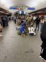 Скорая спасала двух юношей и двух девушек на станции метро «Пионерская»