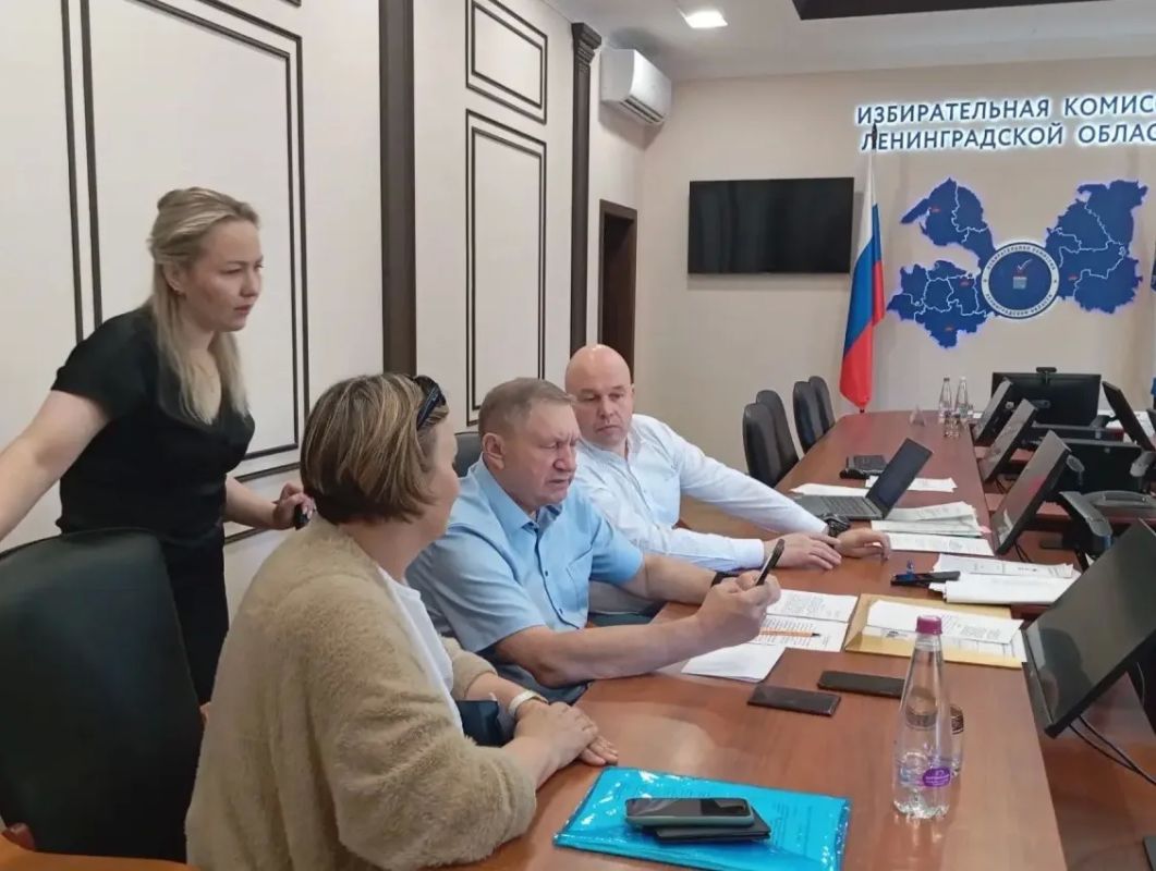 Сегодня, 17 июля, кандидат в депутаты Государственной Думы Российской Федерации девятого созыва по Гатчинскому одномандатному округу №113 Сергей Яхнюк, выдвинутый Всероссийской Политической партией «ЕДИНАЯ РОССИЯ», лично... Сегодня, 17 июля, кандидат в депутаты Государственной Думы Российской Федерации девятого созыва по Гатчинскому одномандатному округу №113 Сергей Яхнюк, выдвинутый Всероссийской Политической партией «ЕДИНАЯ РОССИЯ», лично...