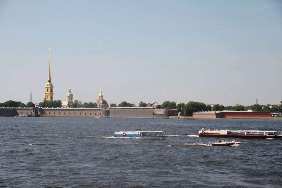 В Петербурге солнечная пятница – без облаков и осадков