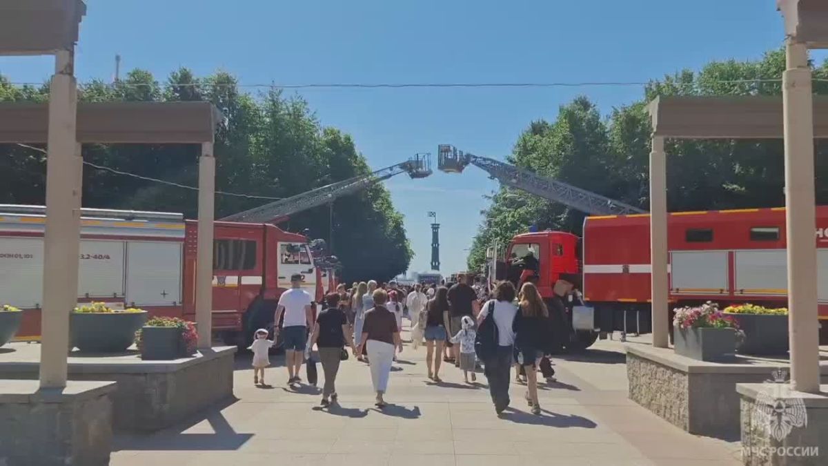 «Мой папа – пожарный, мой папа – герой»