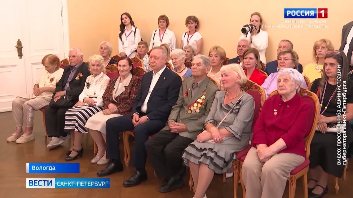 Александр Беглов открыл в Вологде историческую выставку, посвященную блокаде Ленинграда