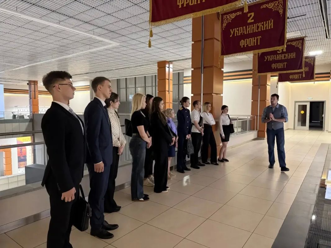 Молодые следователи ГСУ СК России по городу Санкт-Петербургу посетили музей «Россия – моя история» Молодые следователи ГСУ СК России по городу Санкт-Петербургу посетили музей «Россия – моя история»