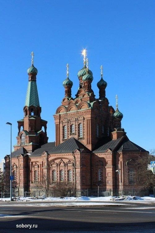 Молния ударила в купол православной церкви в Финляндии