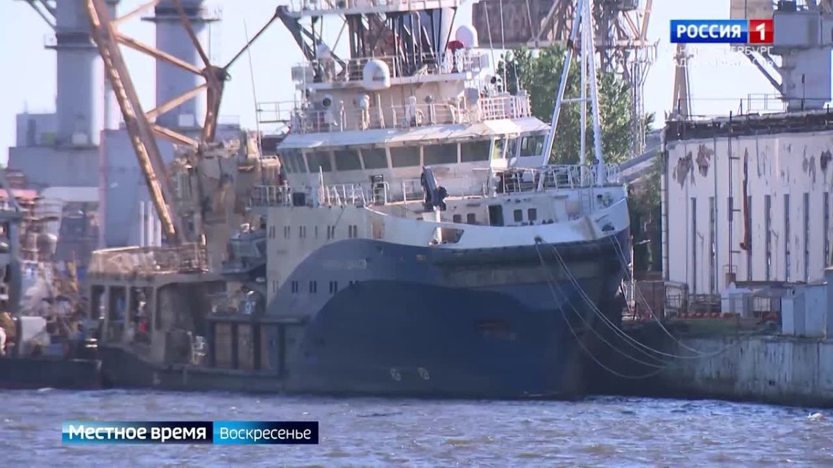 На Неве завершён подъем буксира "Капитан Ушаков"