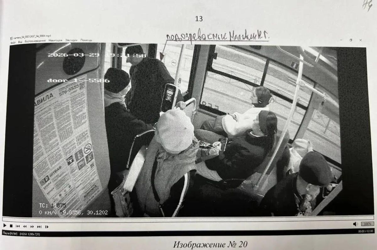 Петербуржец разбил стекло автобуса, чтобы восстановить справедливость