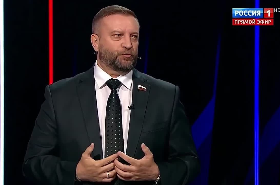 Олег Царёв: Сенатор Алексей Кондратьев предложил разрешить заключать контракты с добровольческими отрядами БАРС всем желающим – независимо от пола, возраста и состояния здоровья