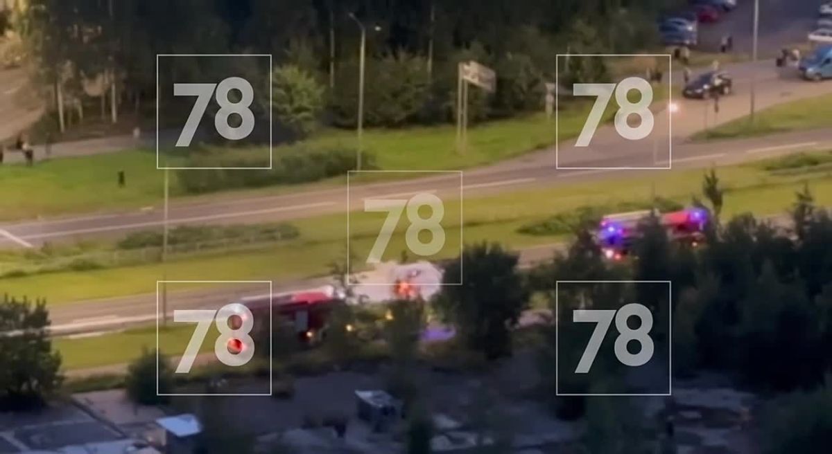 Lada Largus вспыхнула в Приморском районе