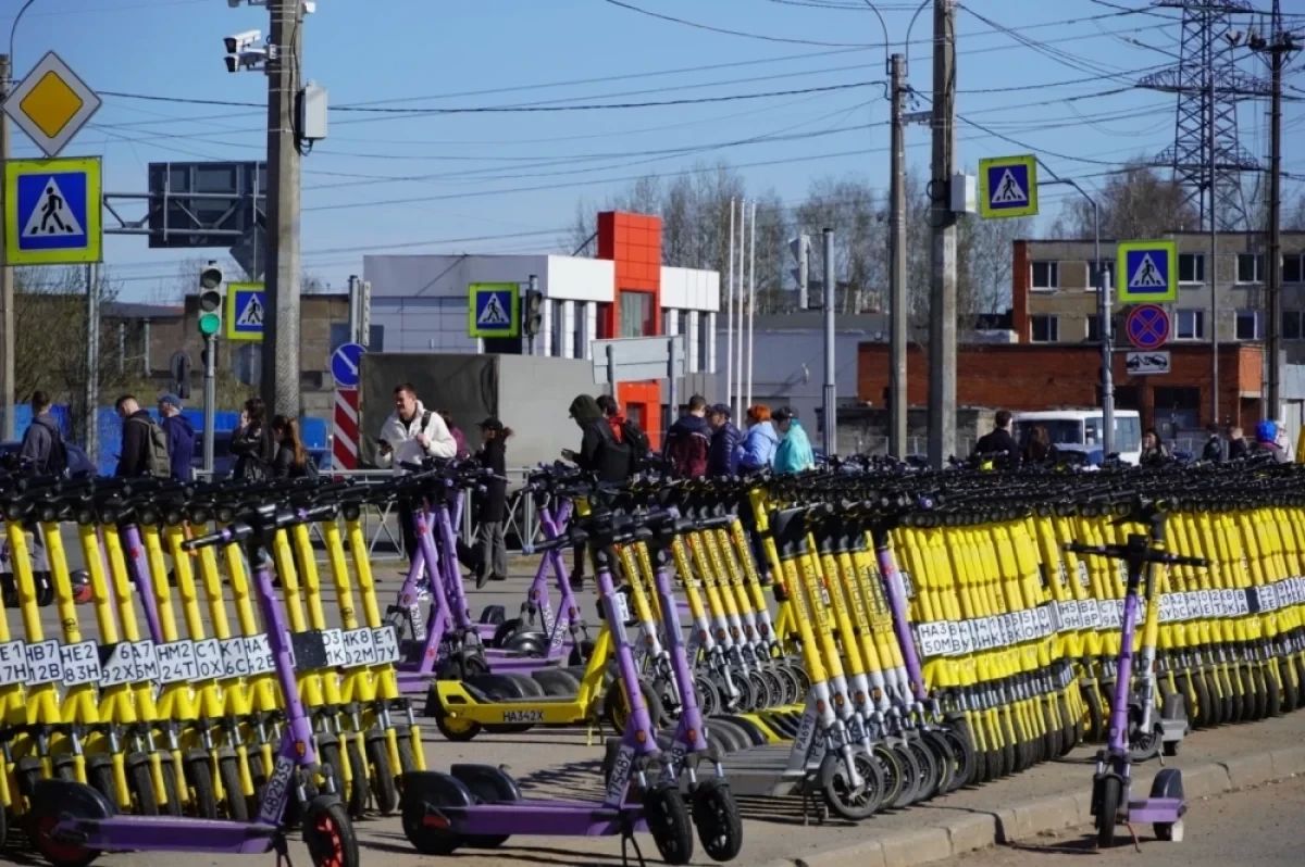 В ГАИ Петербурга предложили ввести водительские права для электросамокатов