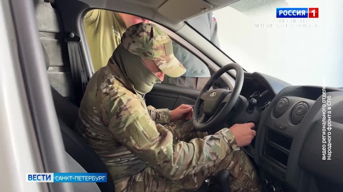 Петербургский "Народный фронт" отправил в зону СВО очередной автомобиль