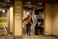 В вестибюле станции метро «Невский проспект–2» сотрудники подземки отработали действия при подтоплении
