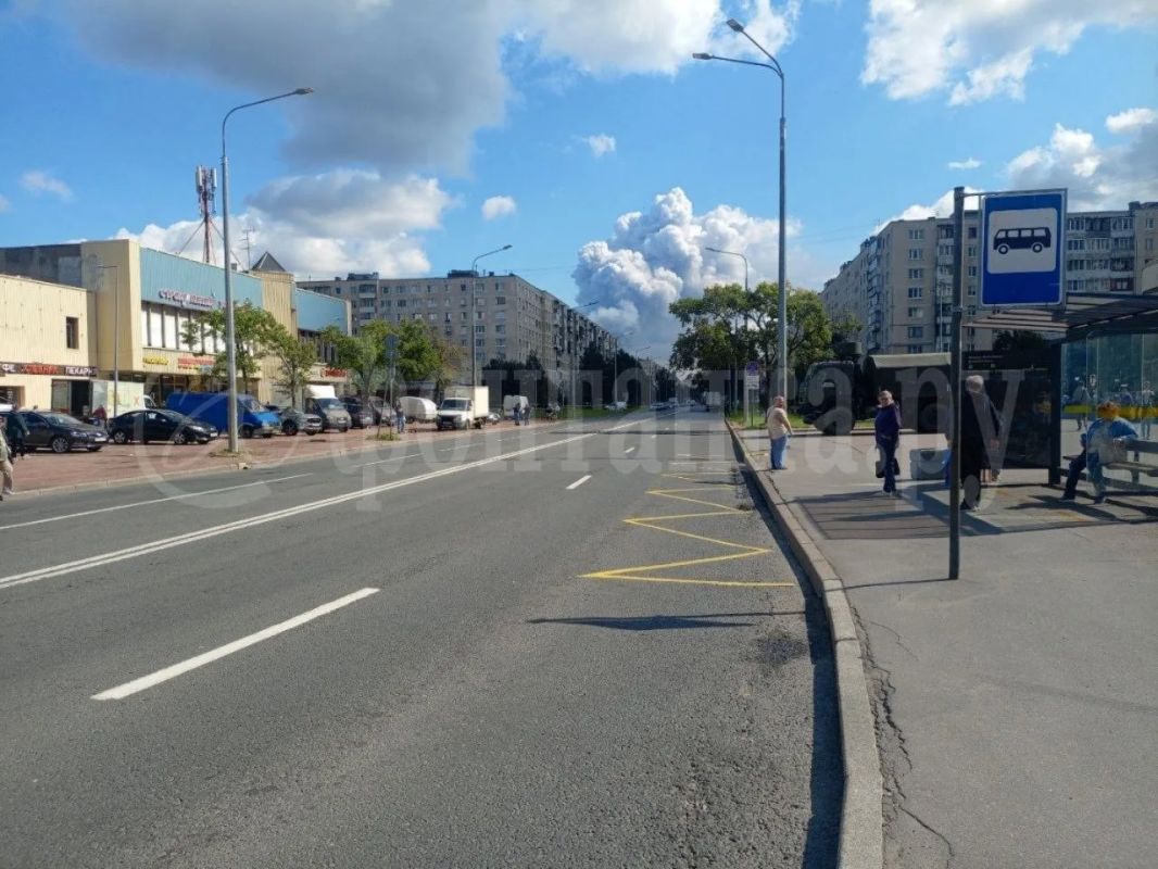 Перекрыта улица Олеко Дундича после ночной атаки БПЛА Перекрыта улица Олеко Дундича после ночной атаки БПЛА