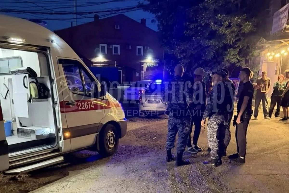 Кровавую драку устроили посетители бара «Инцидент» на Лиговском, 50 Кровавую драку устроили посетители бара «Инцидент» на Лиговском, 50