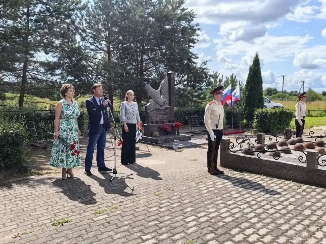 В деревне Мины захоронили останки советских воинов, павших в годы Войны В деревне Мины захоронили останки советских воинов, павших в годы Войны