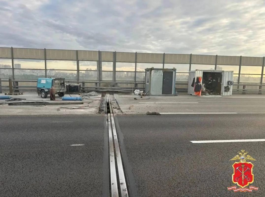 На КАД в Петербурге легковушка насмерть сбила дорожного рабочего На КАД в Петербурге легковушка насмерть сбила дорожного рабочего