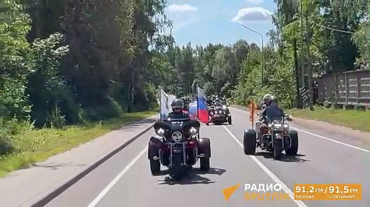 Губернатор Александр Дрозденко возглавил мотопарад "Балтик Ралли" в Выборге