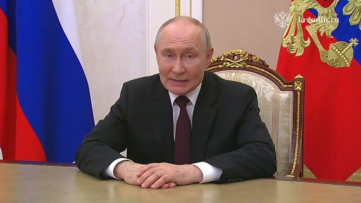 Владимир Путин поздравил российских следователей с профессиональным праздником