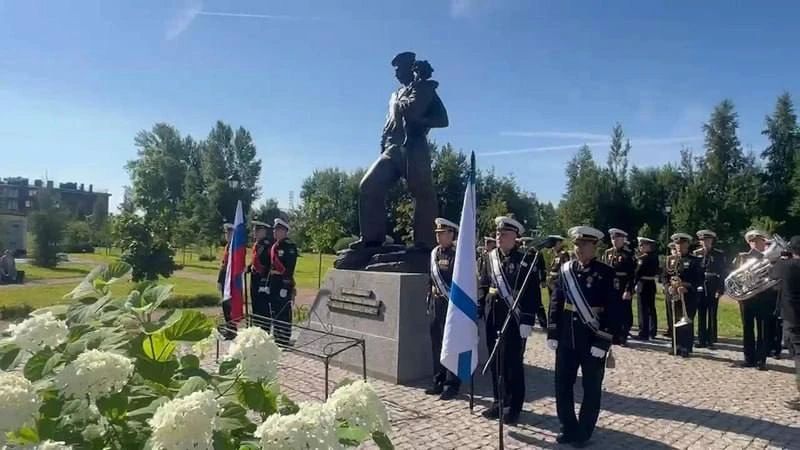 В Кронштадте открыли монумент "Ангелы Мессины" в память о подвиге русских моряков