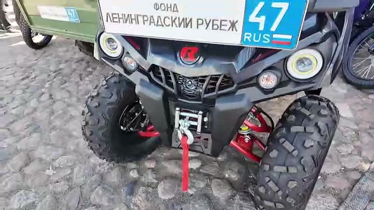 На "Балтик Ралли" передали гуманитарную помощь бойцам Ленобласти
