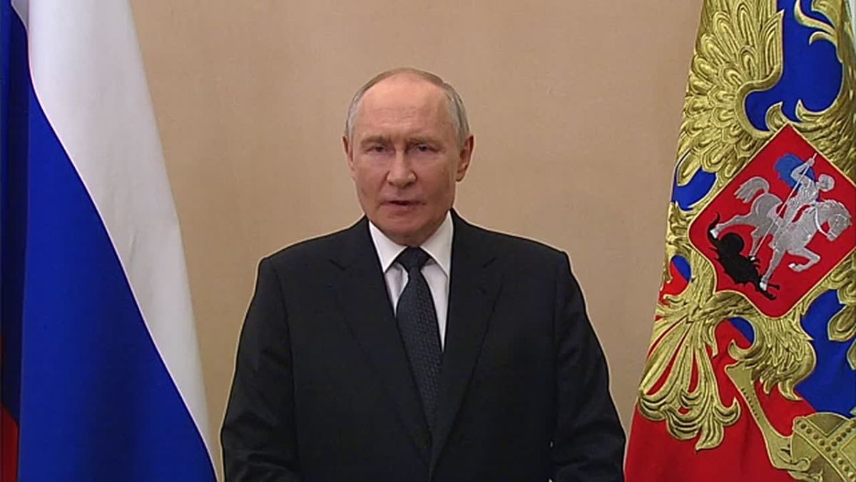 Путин поздравил военных моряков, ветеранов и граждан России с Днём Военно-морского флота