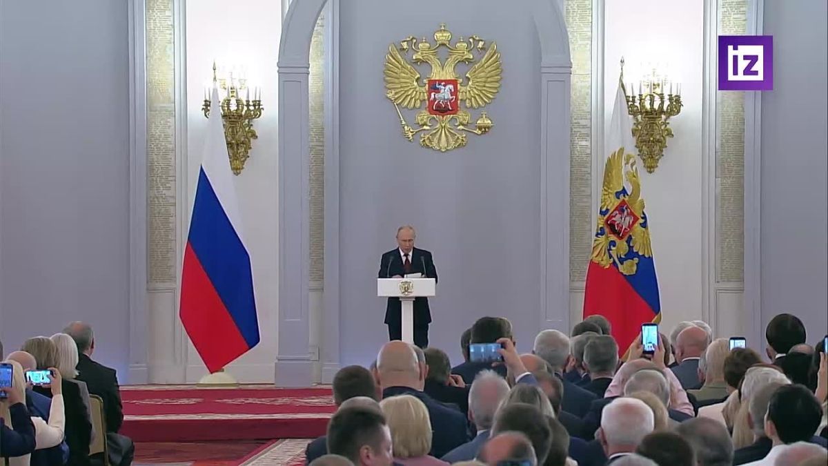 Прошедшие пять лет были сложными и крайне ответственными для истории России, заявил Владимир Путин на встрече с депутатами Госдумы