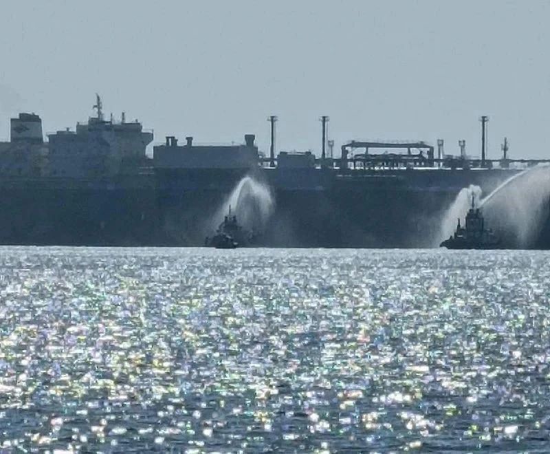В египетском порту Ламьетта произошли взрывы на американском газовозе, торговом судне и газовом терминале