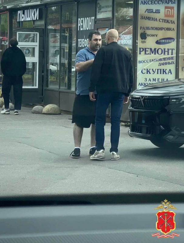Полицейские задержали мужчину, напавшего с битой на оппонента из-за парковочного места Полицейские задержали мужчину, напавшего с битой на оппонента из-за парковочного места