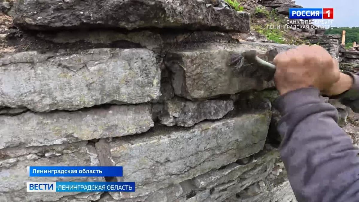 В Старой Ладоге реставрируют самый загадочный объект древней крепости - Тайничную башню