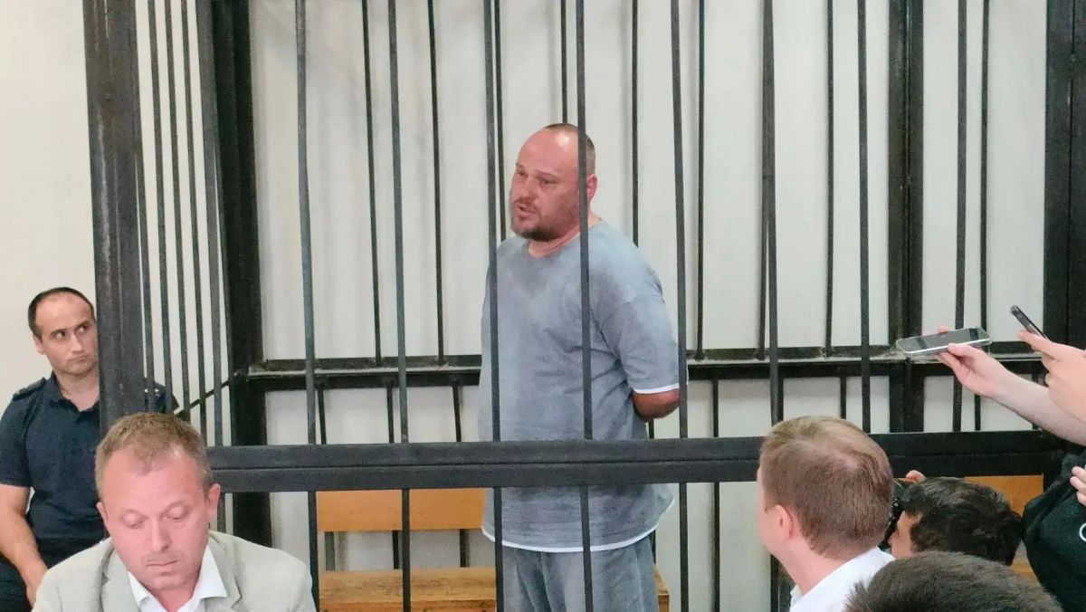 Сергей Колясников: Прямо сейчас в суде проходит избрание меры пресечения Александру Реверуку, избившему ученого Никиту Зезина