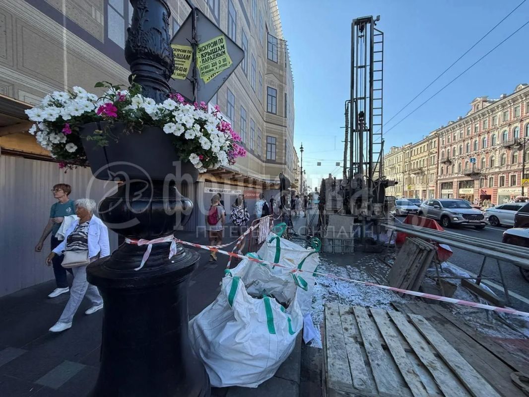 На Невском проспекте впервые за последние годы начали бурить скважины для строительства метро