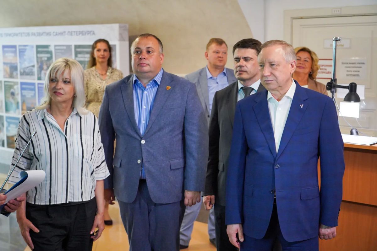 Александр Беглов: Выставка достижений Василеостровского района организована в Доме молодёжи на Большом проспекте Васильевского острова Александр Беглов: Выставка достижений Василеостровского района организована в Доме молодёжи на Большом проспекте Васильевского острова