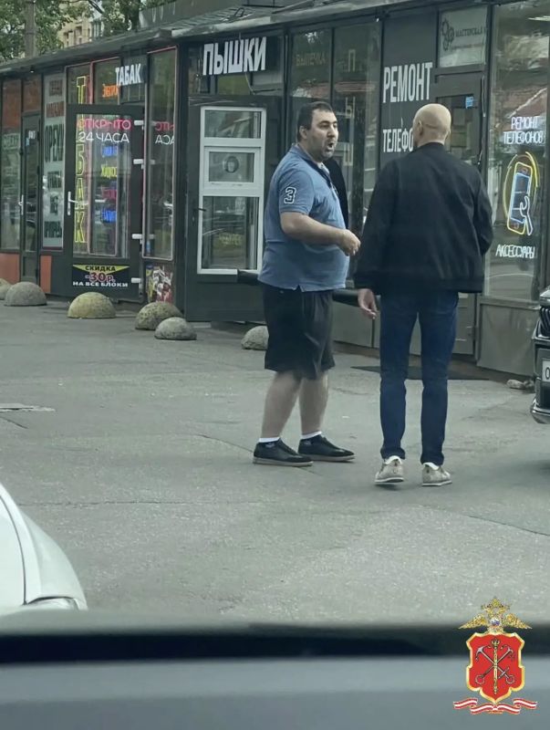 Полицейские задержали мужчину, напавшего с битой на оппонента из-за парковочного места