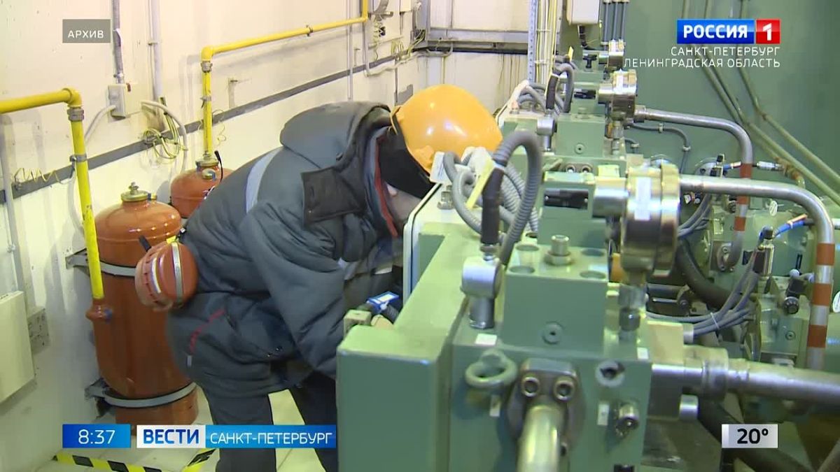 На дамбе проверят затвор судопропускного сооружения С-2