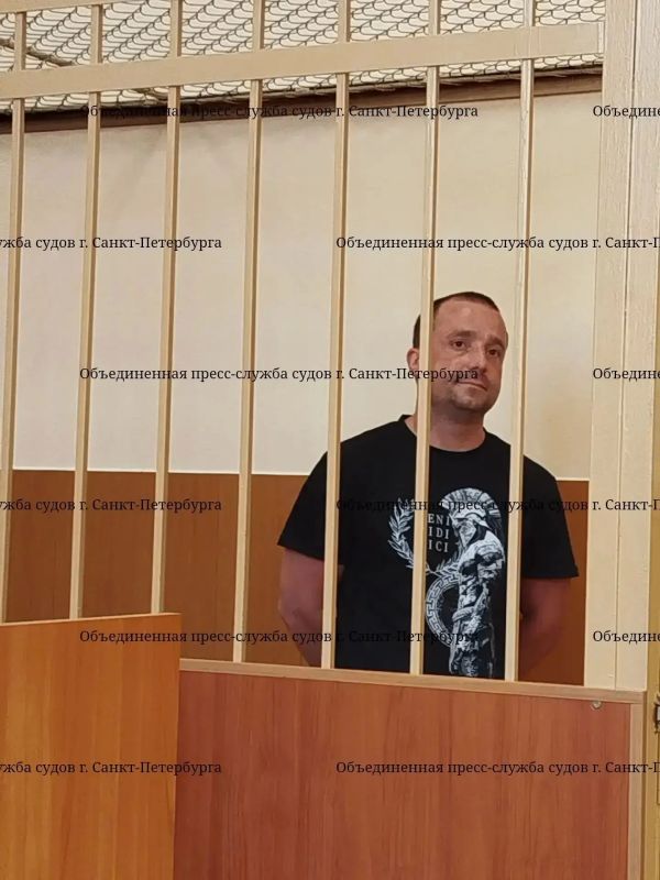 Замначальника ИВС в Ленобласти проносил телефоны для заключённых Замначальника ИВС в Ленобласти проносил телефоны для заключённых