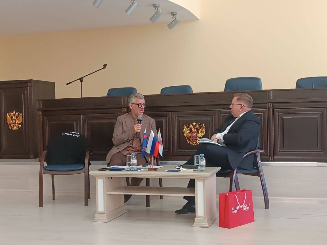Марат Баширов: Ещё немного Кирова. Поездку организовала невероятная команда губернатора, лидеры ТПП, управление федерального Казначейства (отдельный поклон), ОНФ Марат Баширов: Ещё немного Кирова. Поездку организовала невероятная команда губернатора, лидеры ТПП, управление федерального Казначейства (отдельный поклон), ОНФ