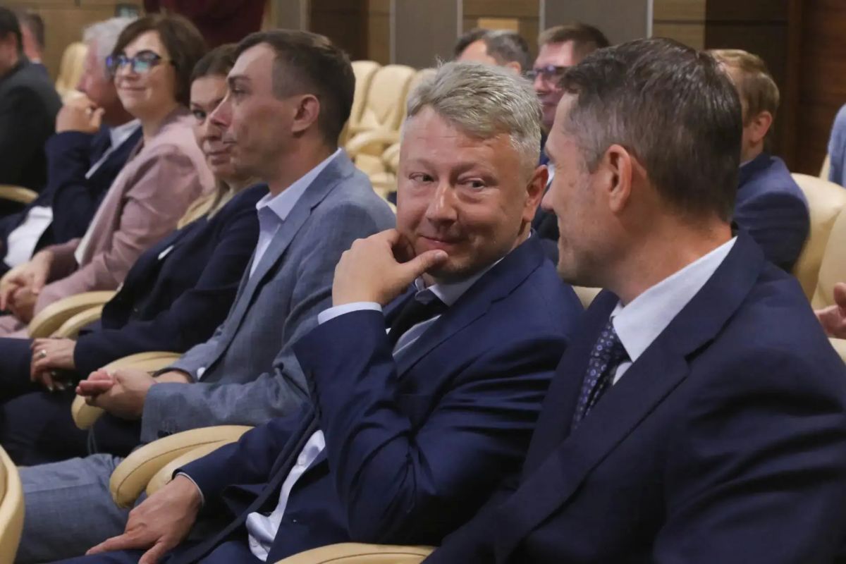 Председатель ЦИК России Элла Александровна Памфилова обсудила с избирательными комиссиями Санкт-Петербурга подготовку к Единому дню голосования Председатель ЦИК России Элла Александровна Памфилова обсудила с избирательными комиссиями Санкт-Петербурга подготовку к Единому дню голосования