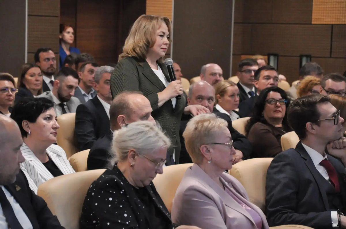 Председатель ЦИК России Элла Александровна Памфилова обсудила с избирательными комиссиями Санкт-Петербурга подготовку к Единому дню голосования Председатель ЦИК России Элла Александровна Памфилова обсудила с избирательными комиссиями Санкт-Петербурга подготовку к Единому дню голосования
