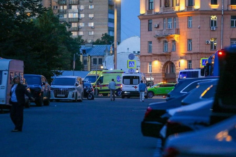 Два майора: Взрыв в центре Москвы. Главное о происшествии на эти минуты из СМИ и агрегаторов: Два майора: Взрыв в центре Москвы. Главное о происшествии на эти минуты из СМИ и агрегаторов: