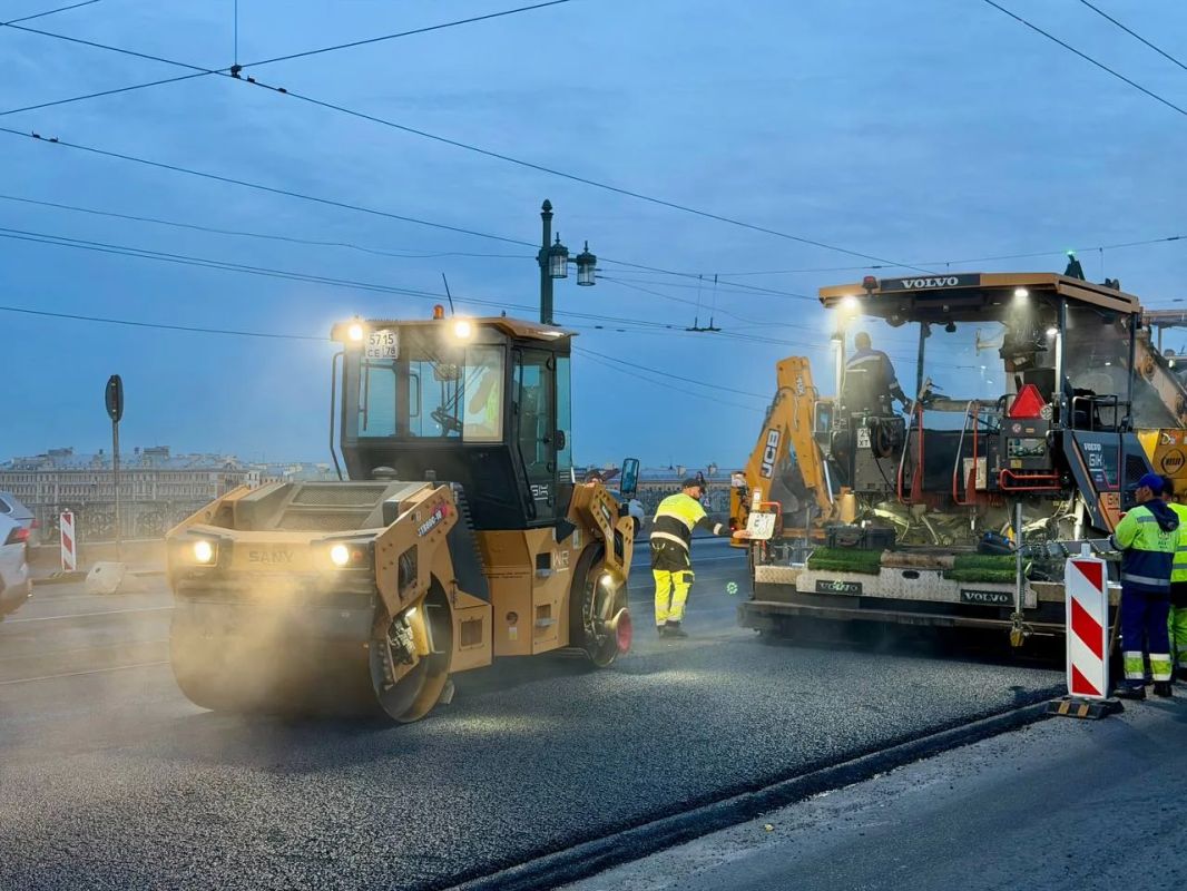 На Литейном мосту уложили более 3 тыс На Литейном мосту уложили более 3 тыс