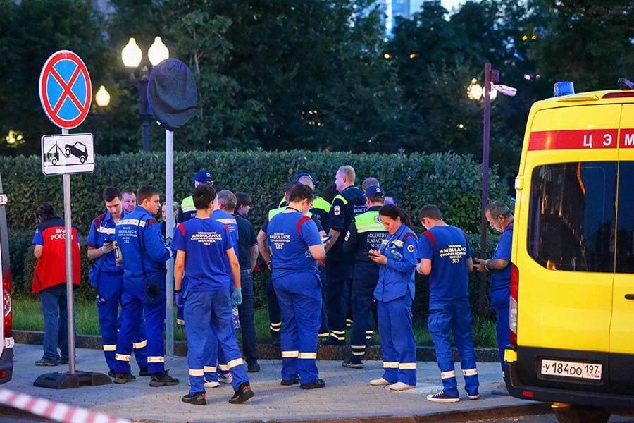 Два майора: Взрыв в центре Москвы. Главное о происшествии на эти минуты из СМИ и агрегаторов: Два майора: Взрыв в центре Москвы. Главное о происшествии на эти минуты из СМИ и агрегаторов: