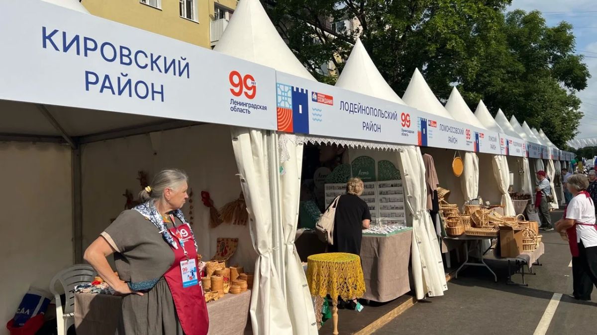 В Ивангороде сегодня громко, интересно, весело и вкусно В Ивангороде сегодня громко, интересно, весело и вкусно