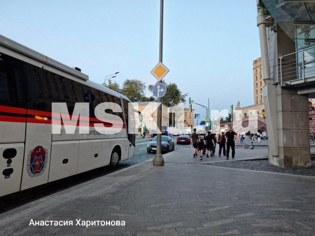 Ресторан, с которым СМИ связывают взрыв в Москве на Кудринской площади, принадлежит одному из богатейших россиян, владельцу «Фонбета» Ресторан, с которым СМИ связывают взрыв в Москве на Кудринской площади, принадлежит одному из богатейших россиян, владельцу «Фонбета»