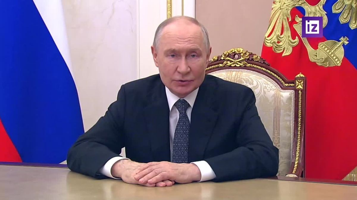 Владимир Путин поздравил работников и ветеранов железнодорожного транспорта России с профессиональным праздником