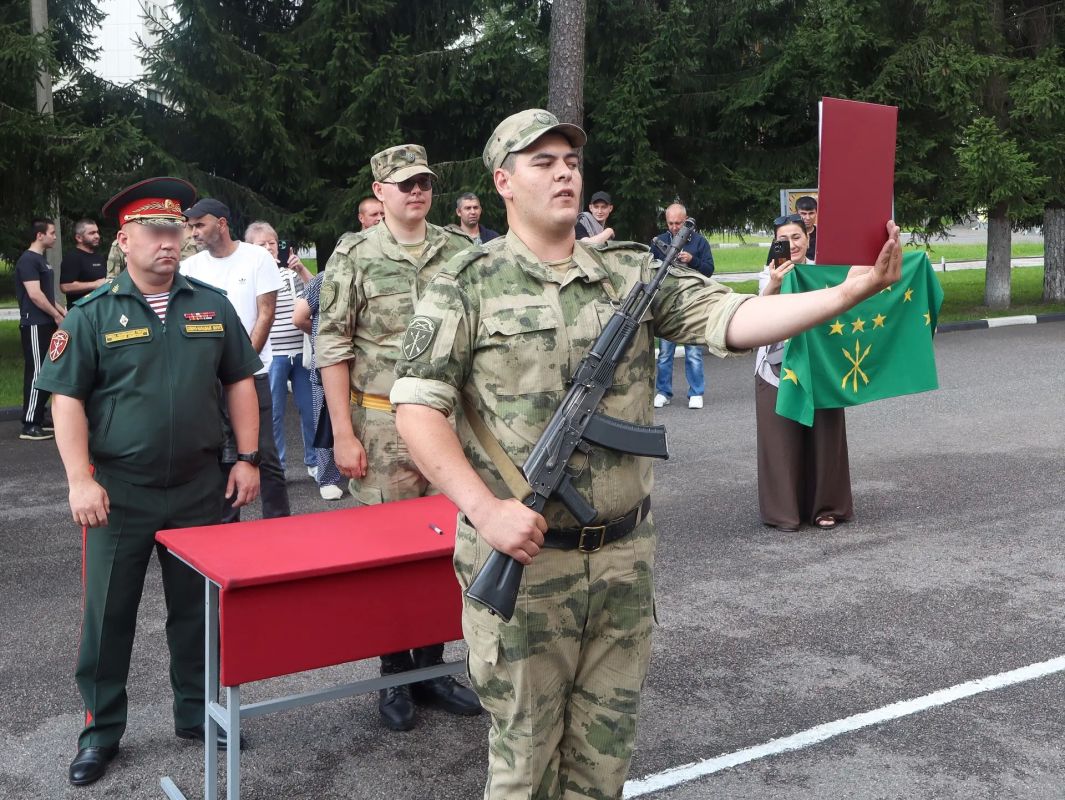 Поздравляем с принятием Военной присяги военнослужащих 33-й бригады оперативного назначения, морского отряда, полка и батальона по охране важных государственных объектов Северо-Западного округа Росгварии Поздравляем с принятием Военной присяги военнослужащих 33-й бригады оперативного назначения, морского отряда, полка и батальона по охране важных государственных объектов Северо-Западного округа Росгварии
